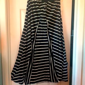 Olive & Oak XL maxi skirt. Black and white